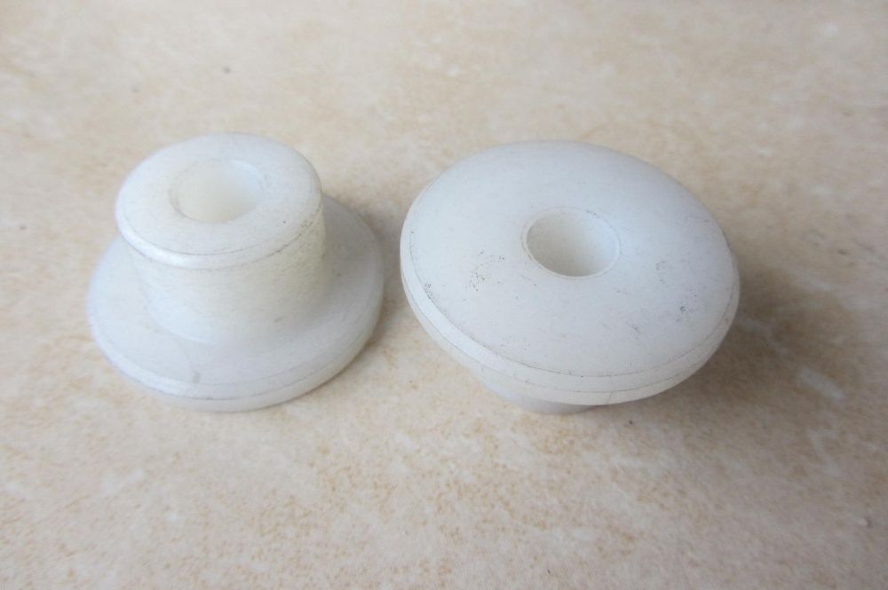 Tulejki poliamidowe cena za 1 sztukę