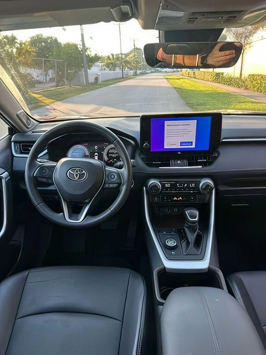 Toyota RAV4      2023