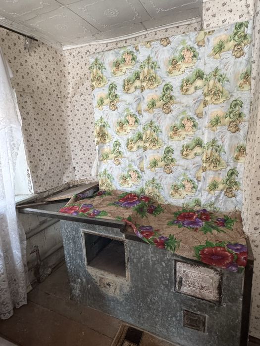 Продається будинок в селі Лозуватка .