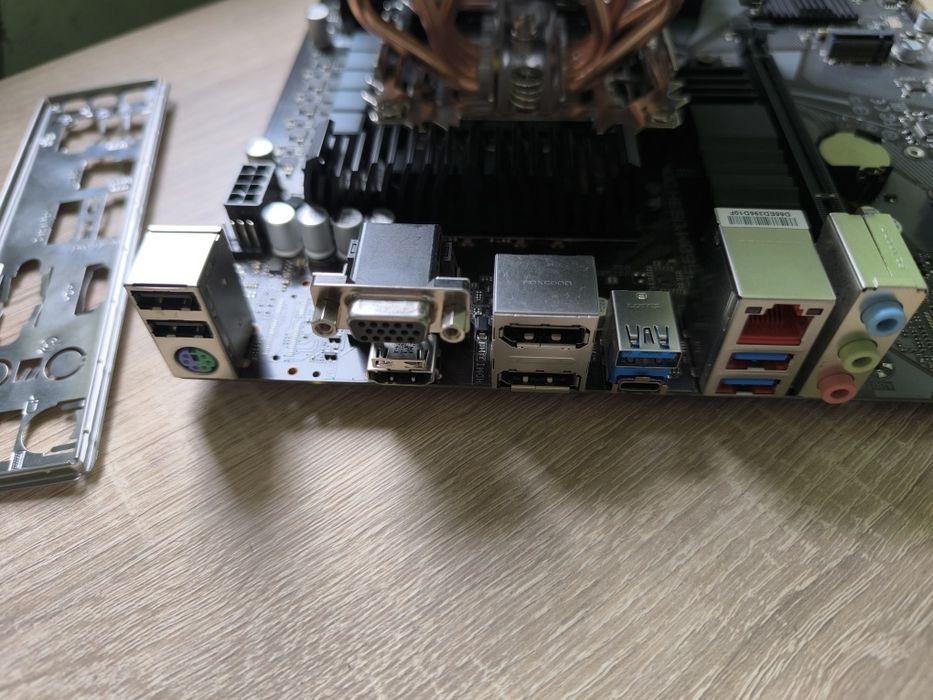 GIGABYTE B660M + Intel 12100F + 16GB DDR4 + Fera 5 + Win10/11