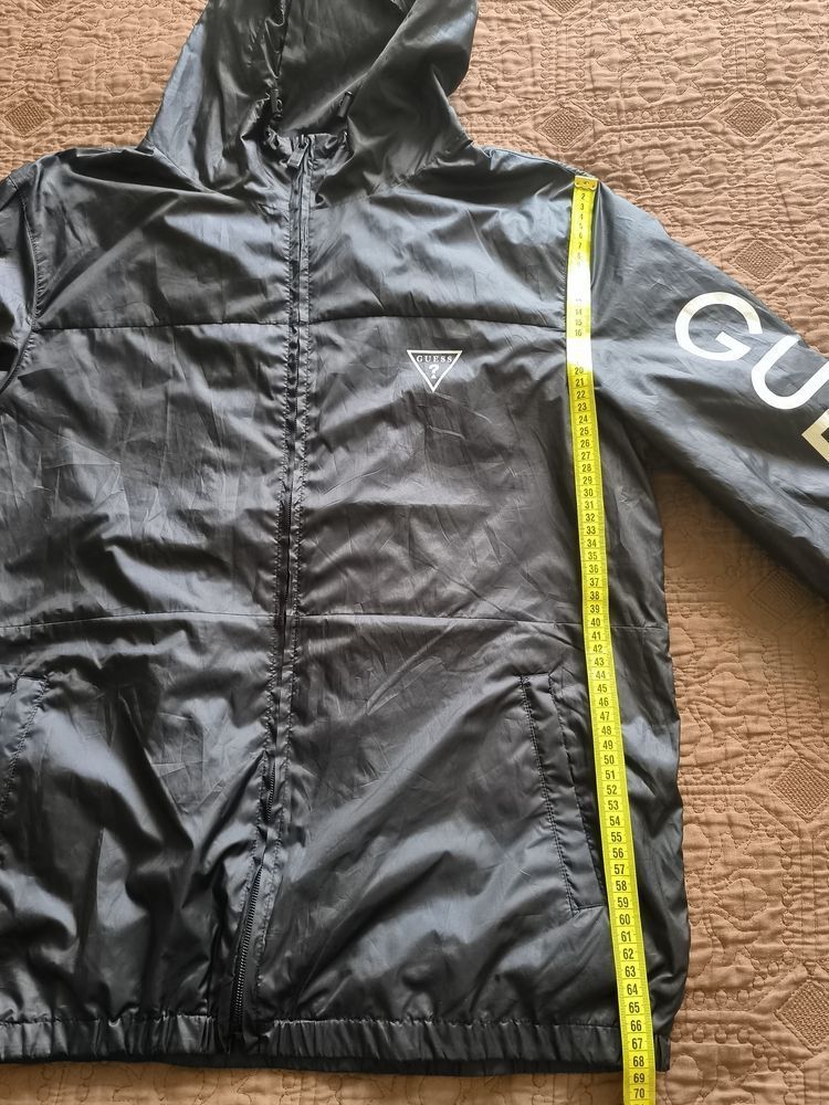 Легка куртка вітровка Guess p.XL