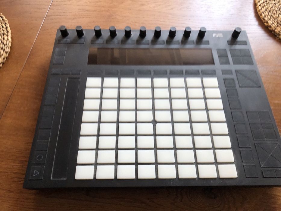 Ableton PUSH 2 MIDI controller sampler drum midi machine