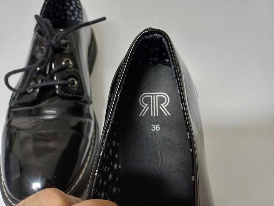 Sapatos RR pretos Nº36