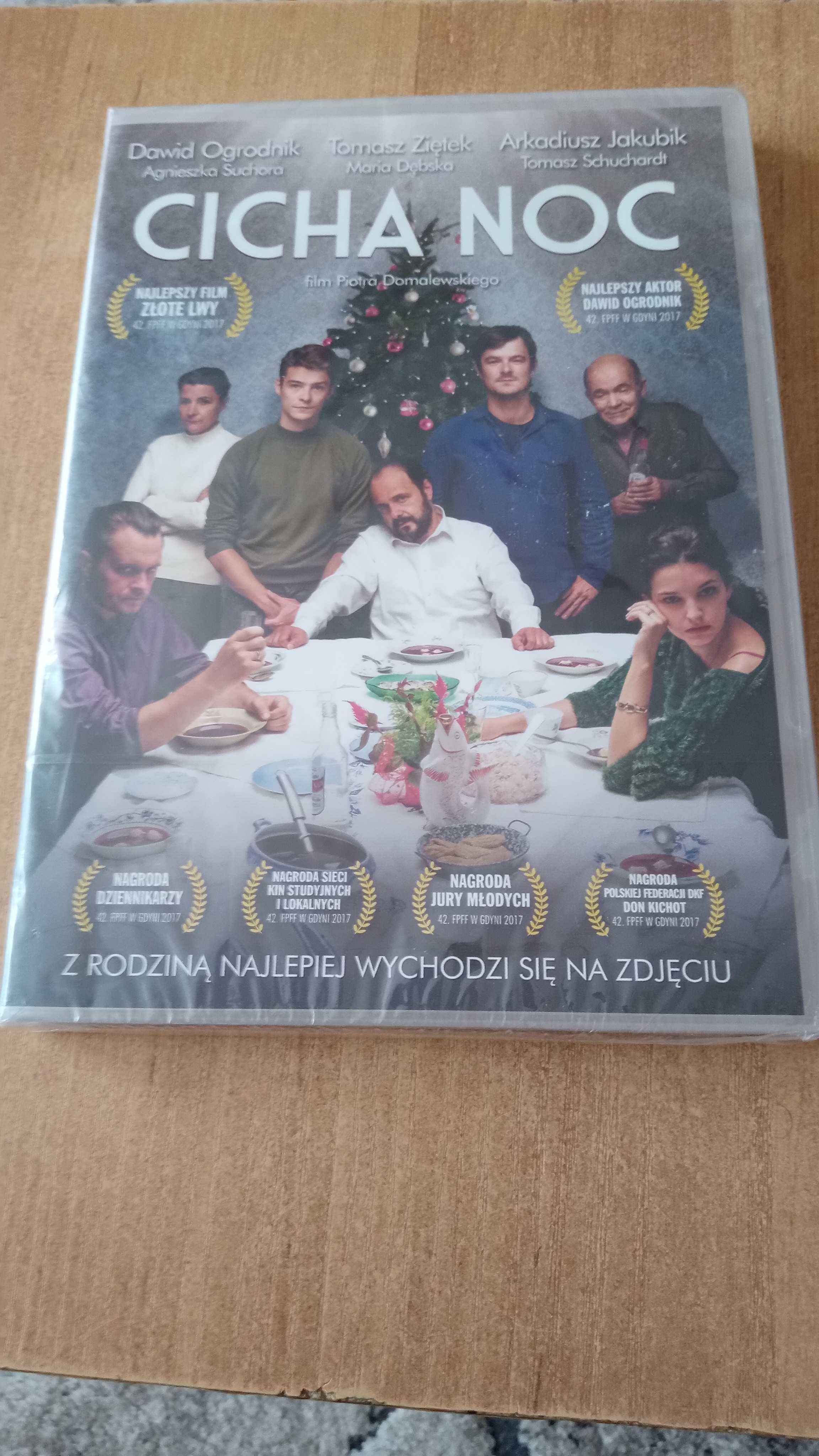 Filmy DVD: Cicha noc i Rewers i bajka Alwin i wiewiórki