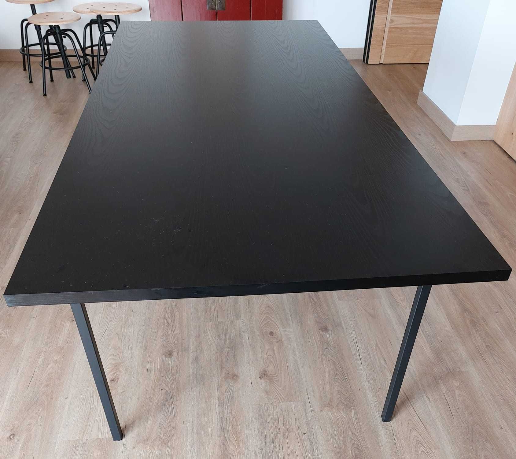 Mesa de refeição marca Area, modelo Vertex, 200 cm x 90 cm