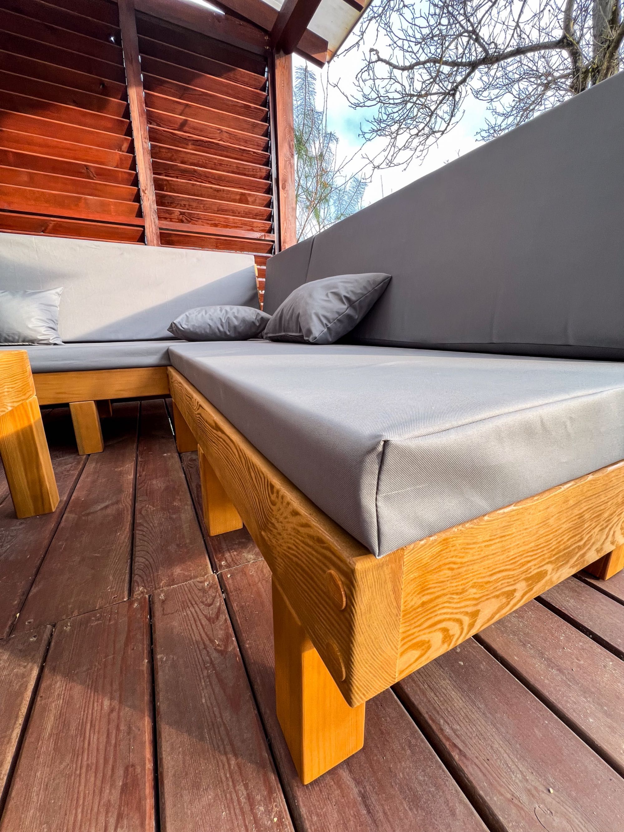 Narożnik ogrodowy zestaw sofa stolik kawowy ława drewno drewniany