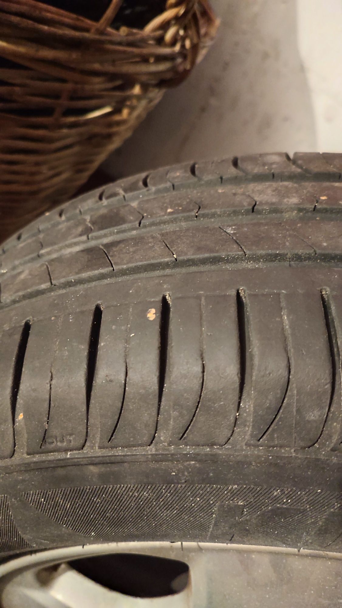 Felgi aluminiowe 15 cali opel  wraz z oponami w dobrym stanie