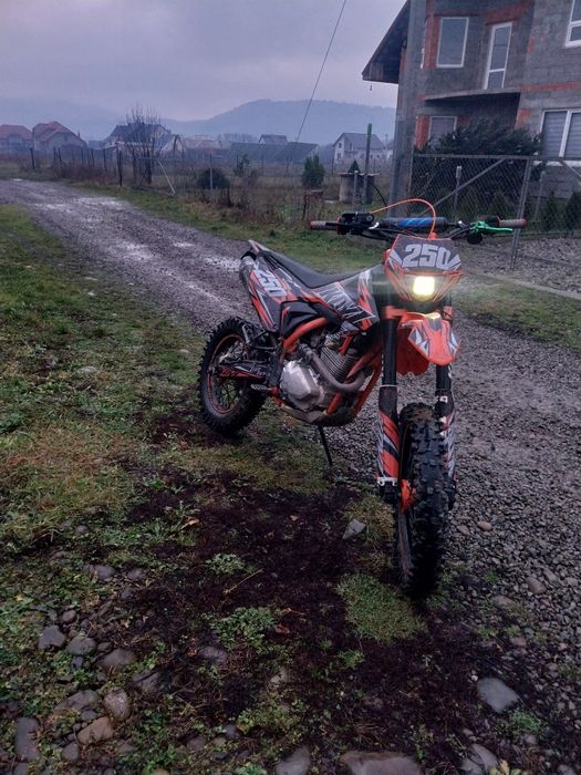 Продам кові адванс 250