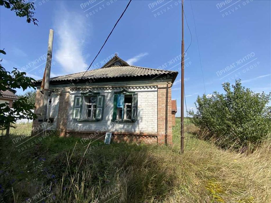 Будинок з великою ділянкою біля лісу!