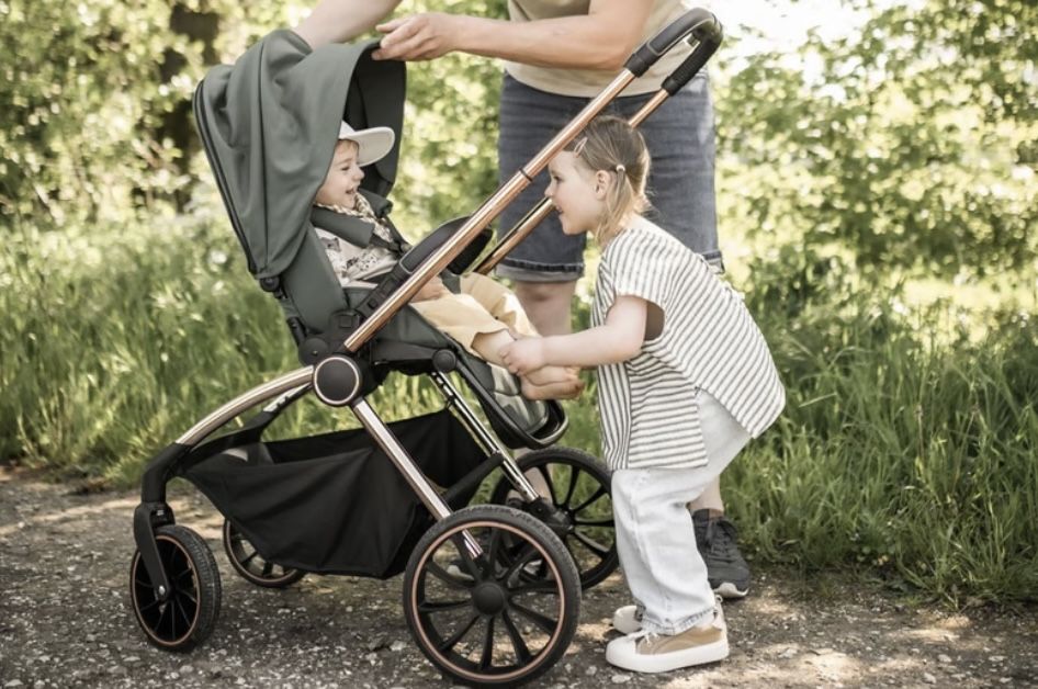 Carrinho de bebe trio novo por encomenda