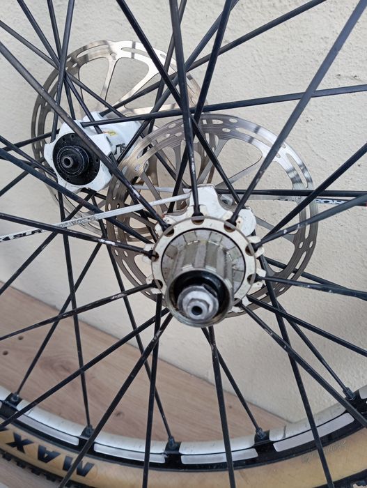 J-Bikes Rodas 29 BTT Mavic Crosmax SLR / Mavic Crosmax ST