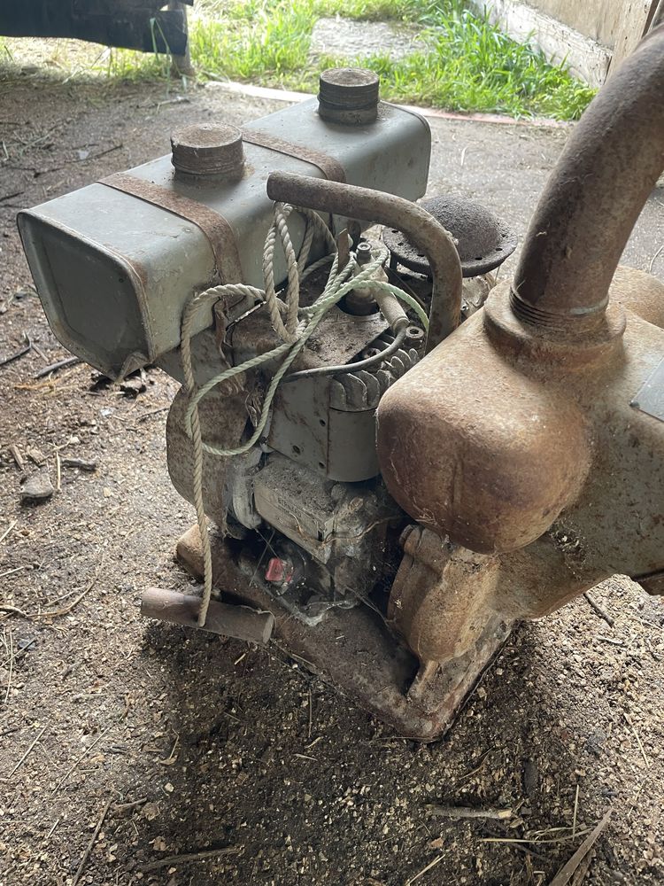 Motor de rega a trabalhar