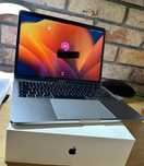 MacBook Pro 13” laptop Apple srebrny