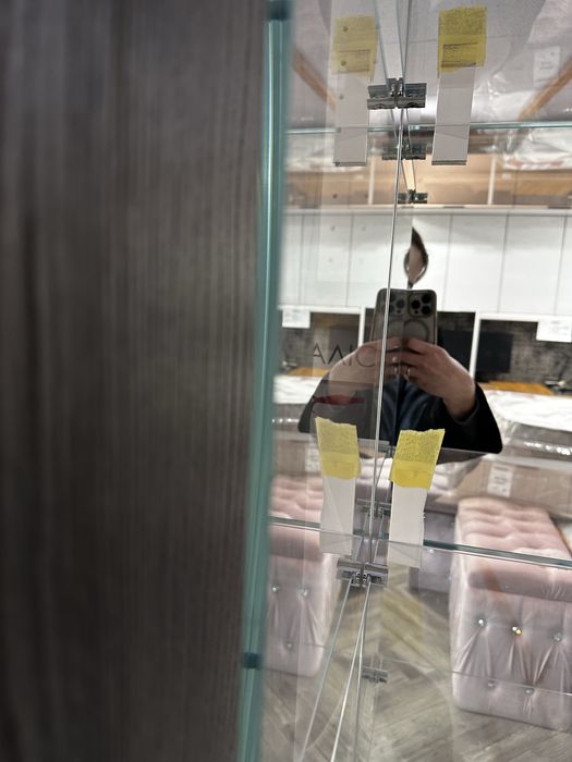 Вітрини скляна та з ДСП