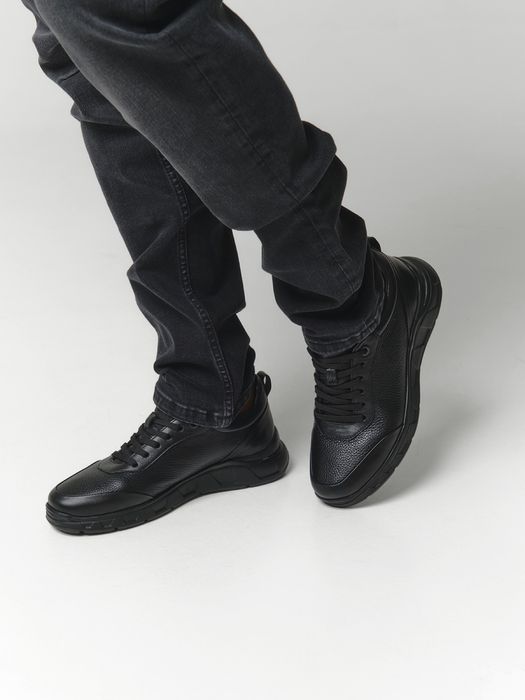 Кросівки Польского бренду