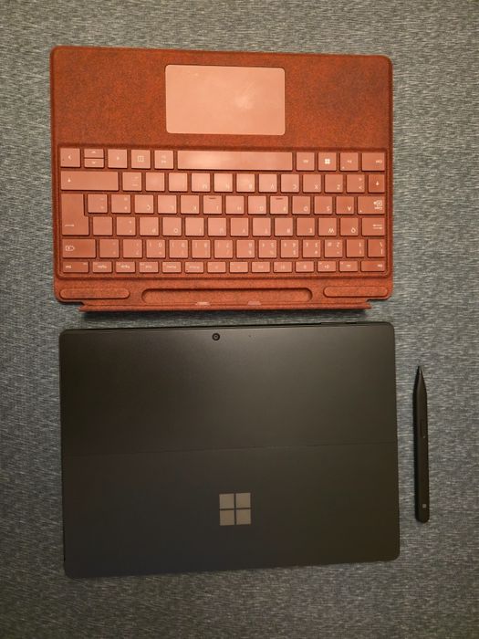 Microsoft Surface Pro 9 (como novo) + Garantia + Seguro + Acessórios