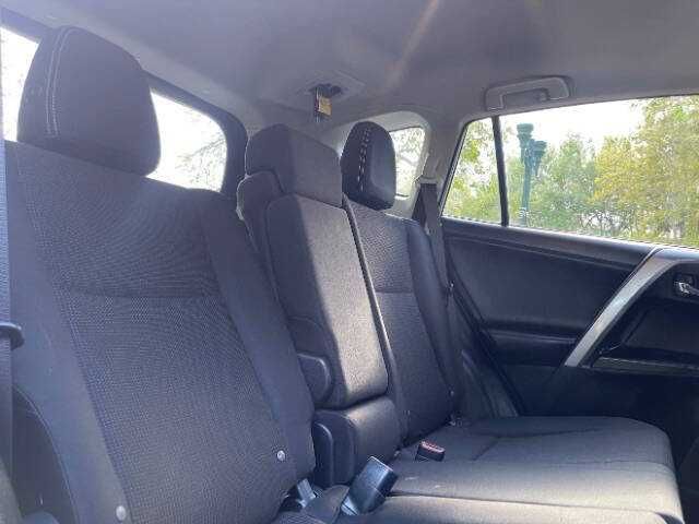 Toyota RAV4 XLE 2018