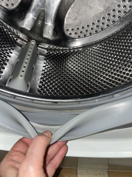 ТЕРМІНОВО Пральна машина працює