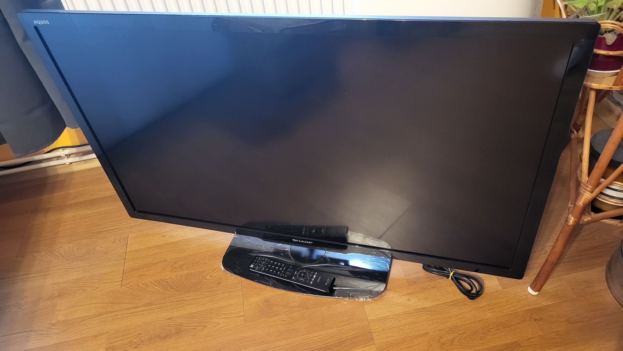 Telewizor Sharp 46 cali z pilotem, 4xHDMI, 2xUSB  - stan bdb - opis !