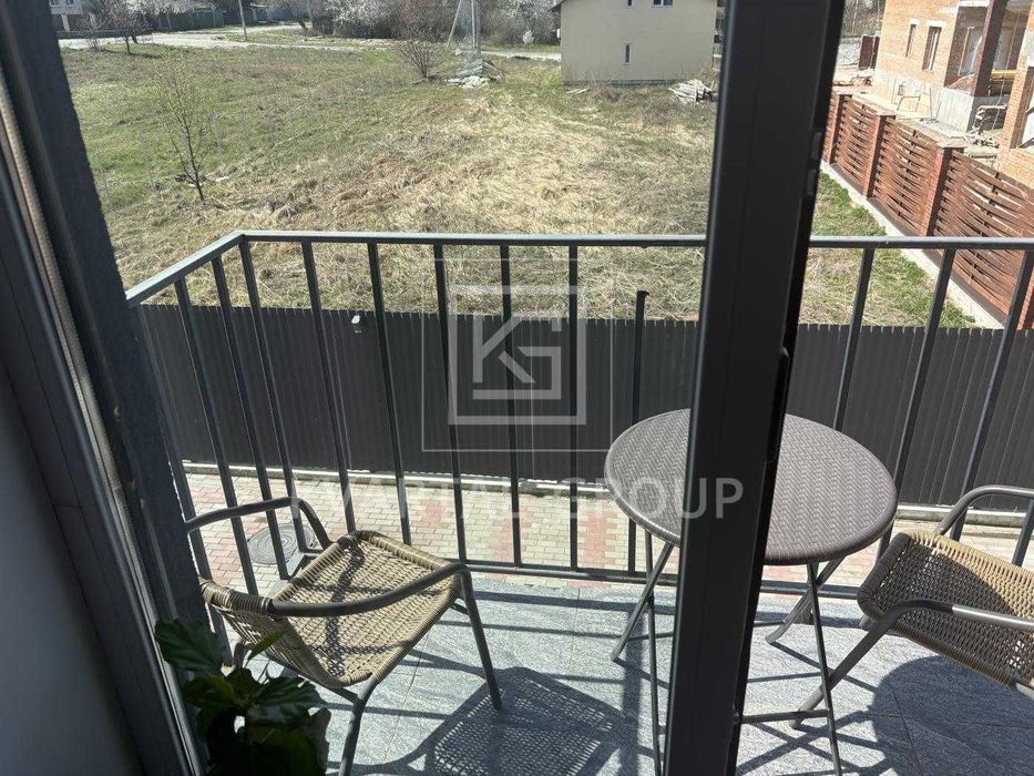 БЕЗ КОМІСІЇ! ТаунХаус з ремонтом і меблями. ТОП локація. Поруч ЛІс