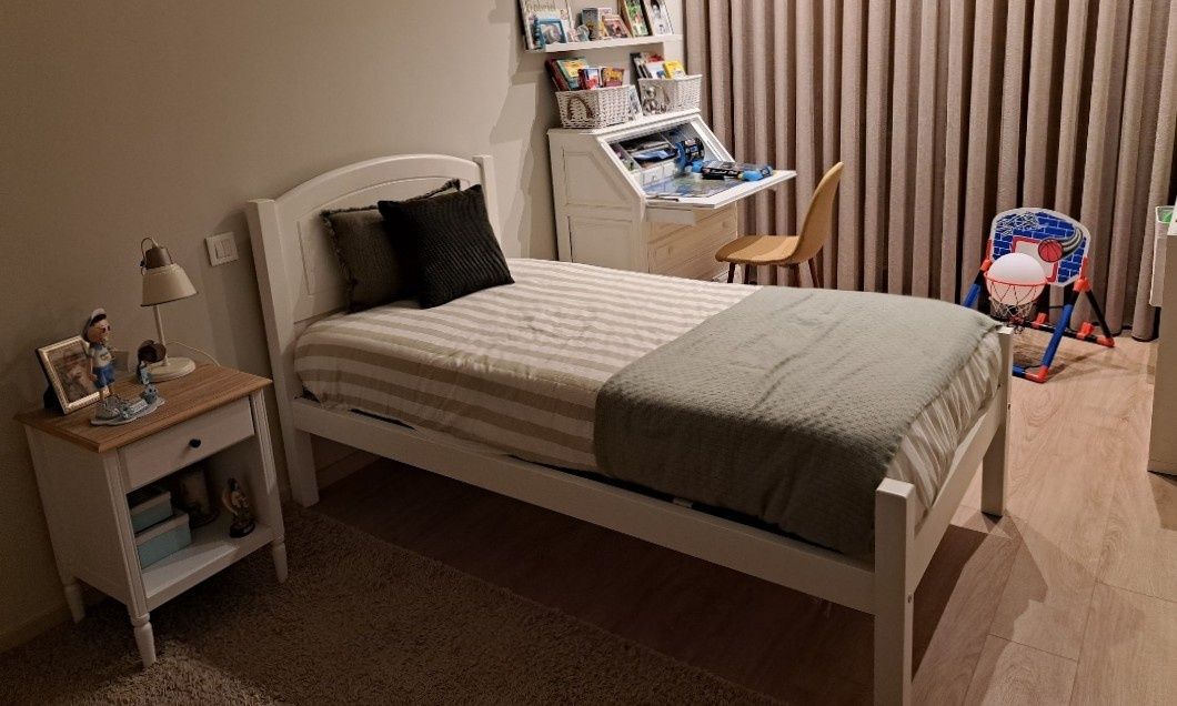 Oportunidade ! Cama solteiro unisexo completa como nova