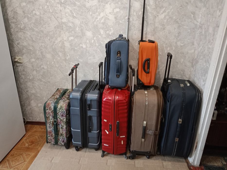 Чемоданы на колесах в наличии