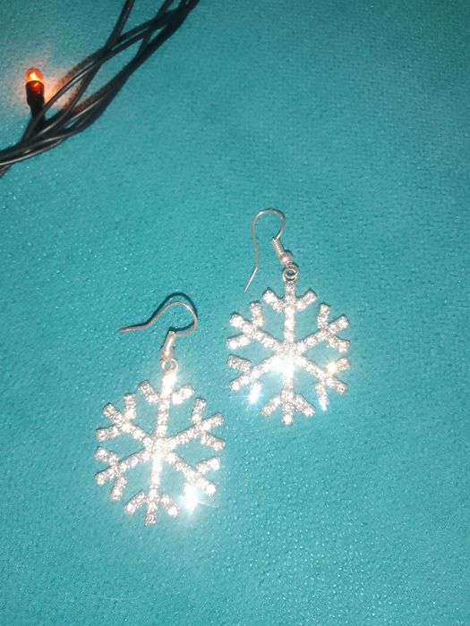 Сережки сніжинки, до Нового року