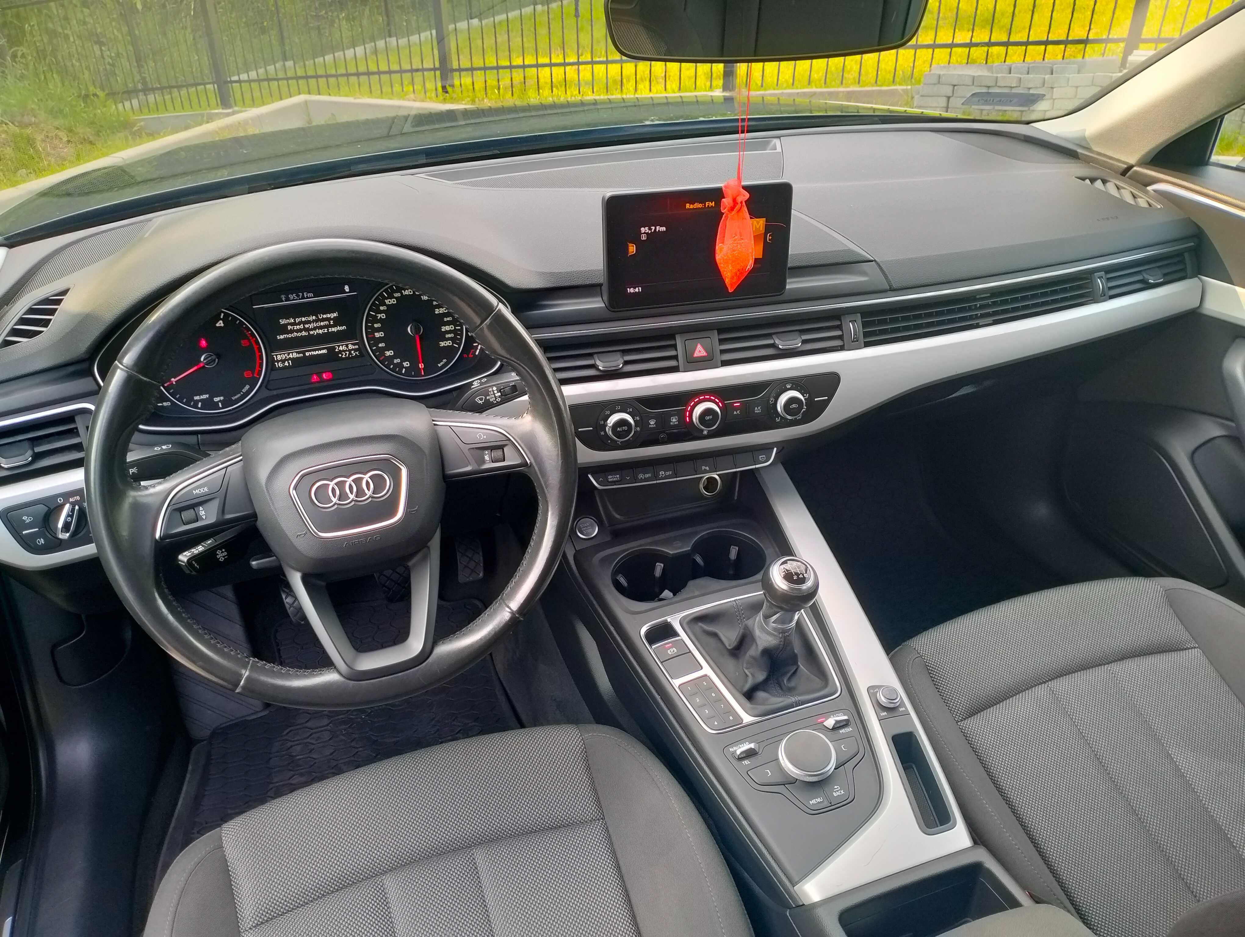 Audi a4 b9 avant 2.0 TDI 150km drive select 2016 LED SUPER STAN