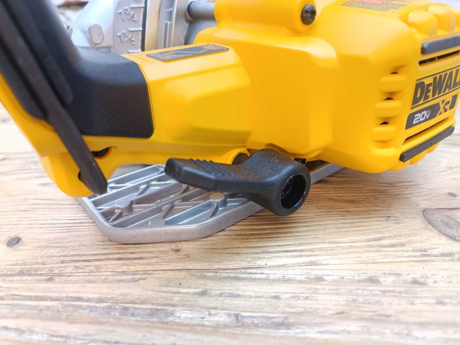 Акумуляторна  пила (паркетка) DeWALT 20v DCS565  MADE IN MEXICO