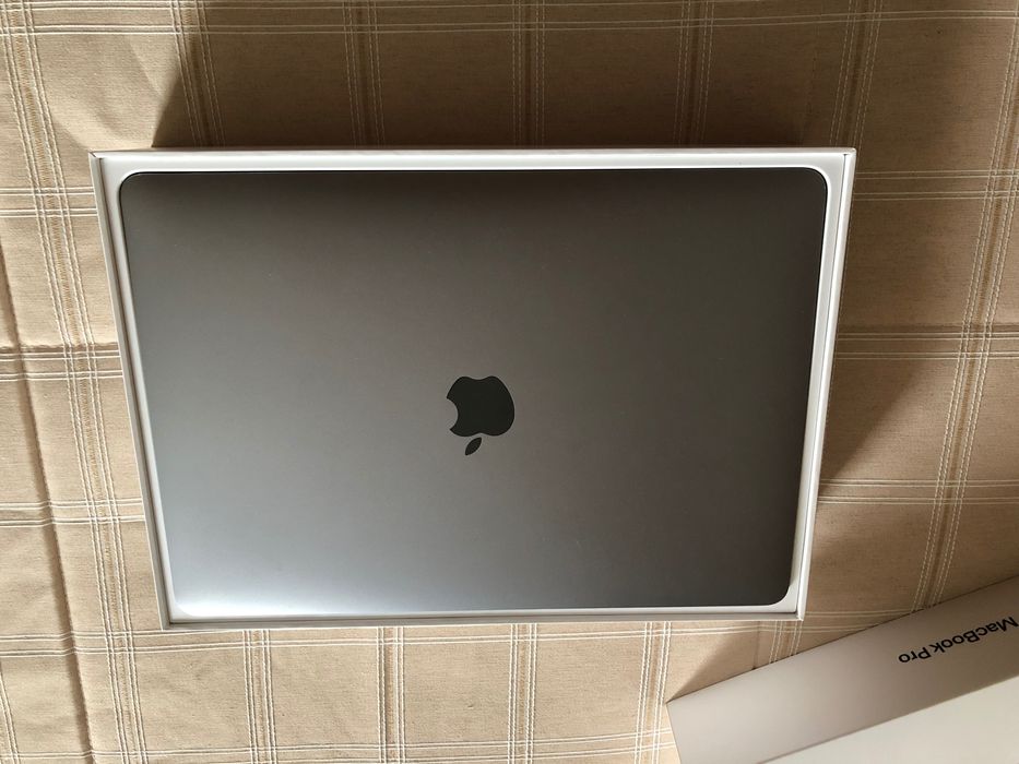 Macbook Pro 13” Touch Bar Intel Core i5 1.4GHz 8GB Ram 256GB SSD