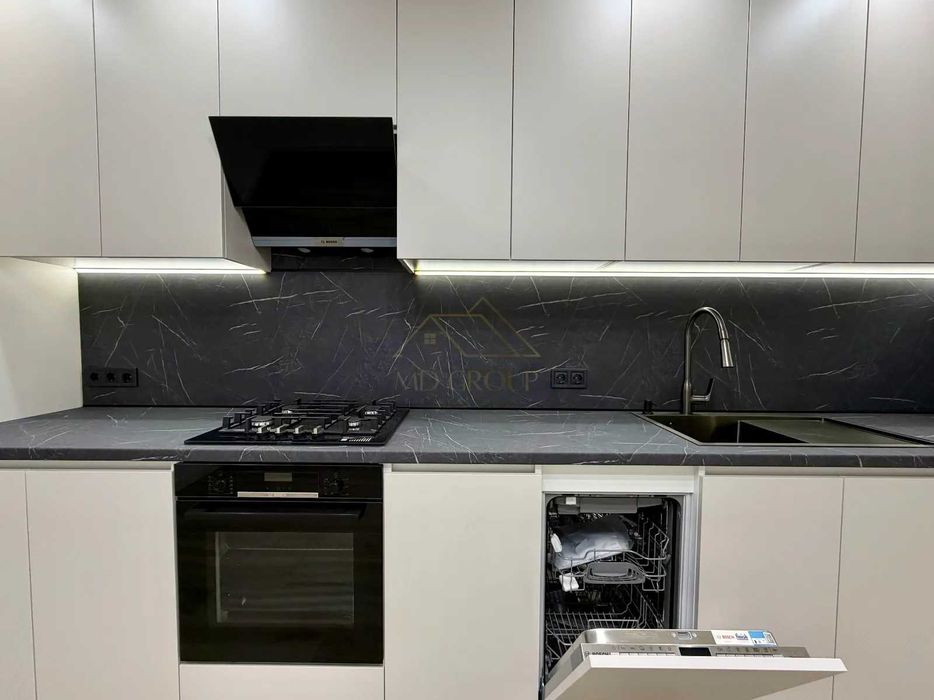 Продаж 1-кімнатної квартири з краєвидом на річку