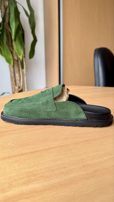 Mule em pele genuína verde da Zafra