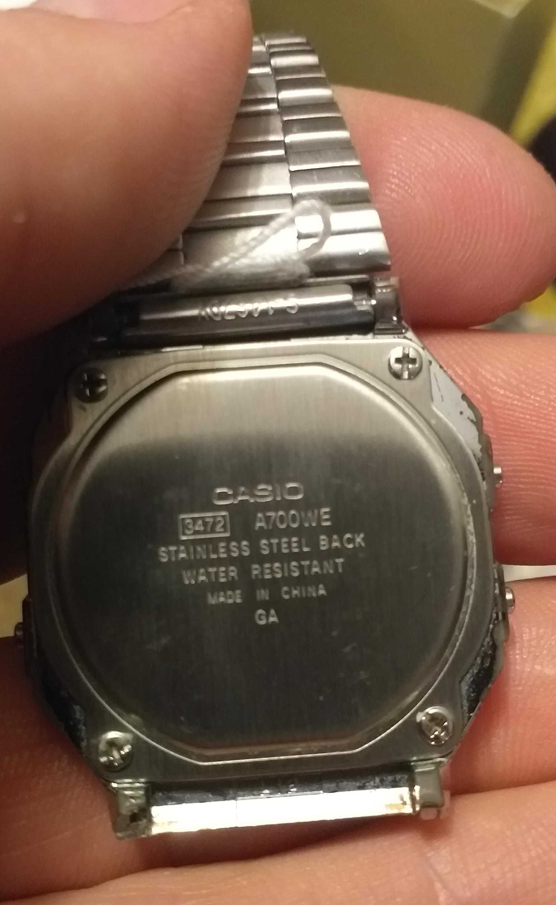 Zegarek Casio A700WE-1AEF Uszkodzone mocowanie paska.