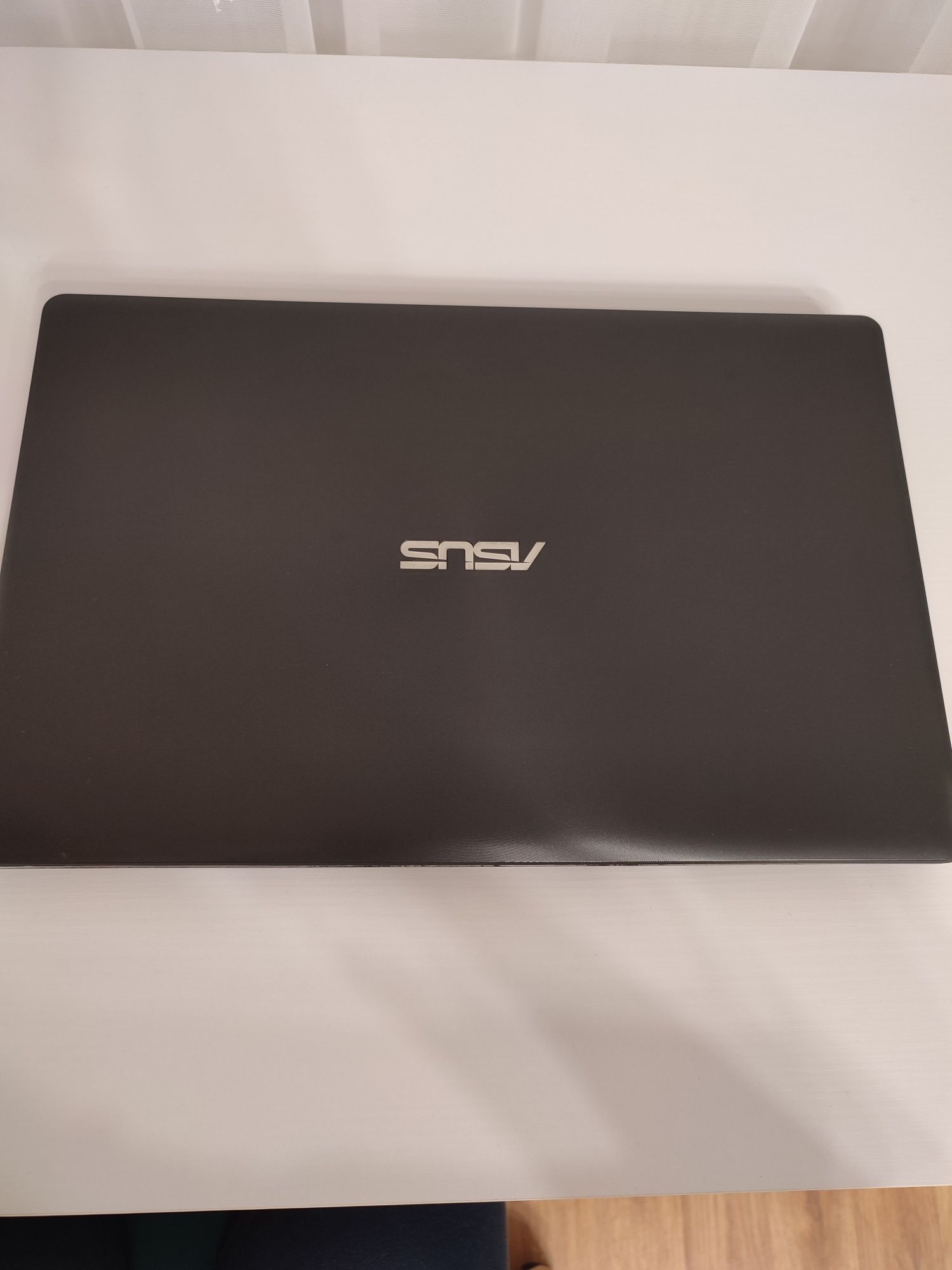 Ноутбук ASUS X550L