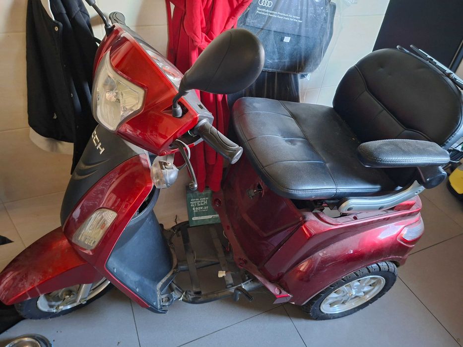 Skuter elektryczny inwalidzki trójkołowy ZT15
