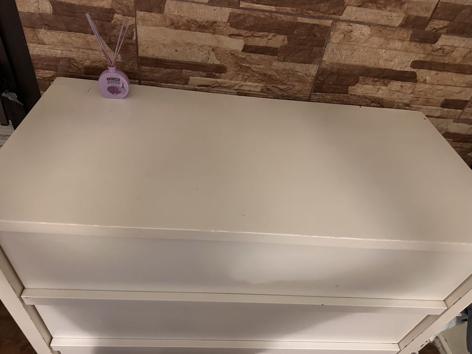 Comoda ikea com ; gavetas grandes.