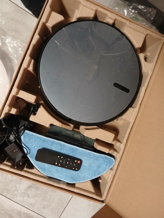 Robot sprzątająco myjący