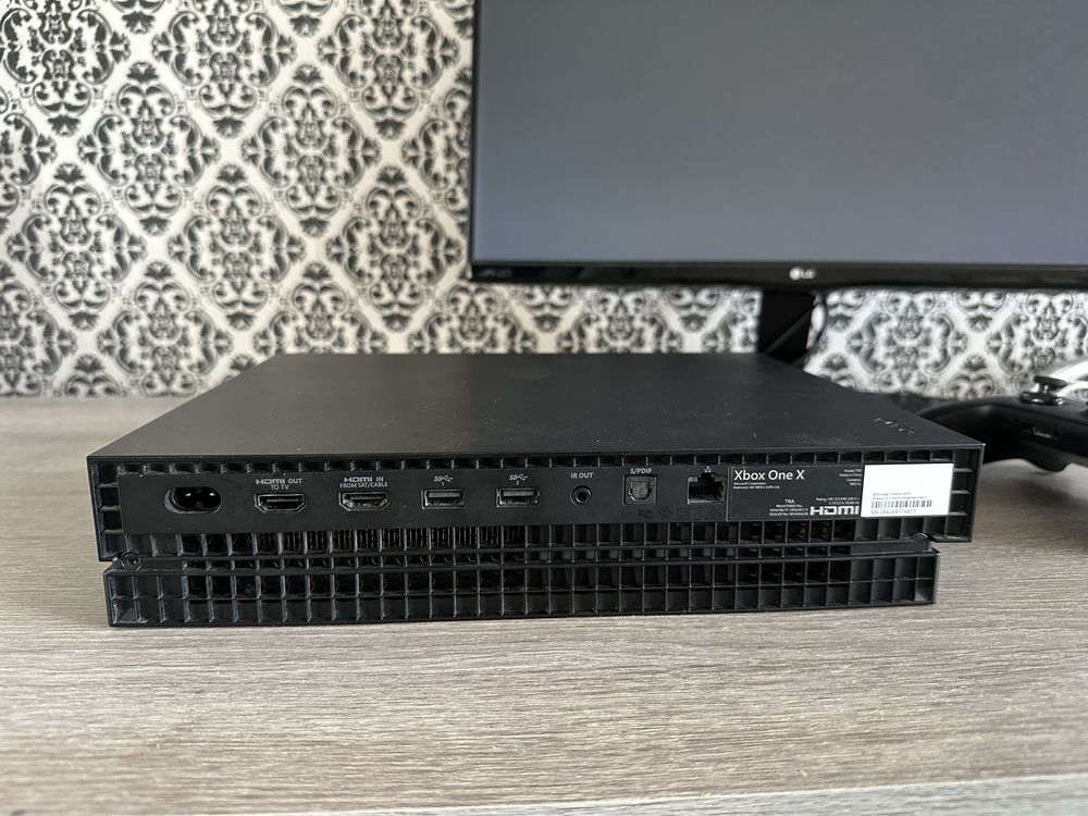 Ігрова приставка Xbox One X | 1TB