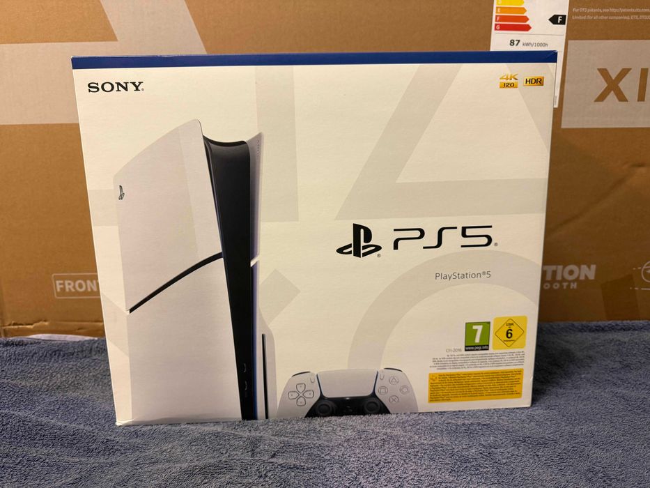 Playstation 5 Com um comando Nova e Selada