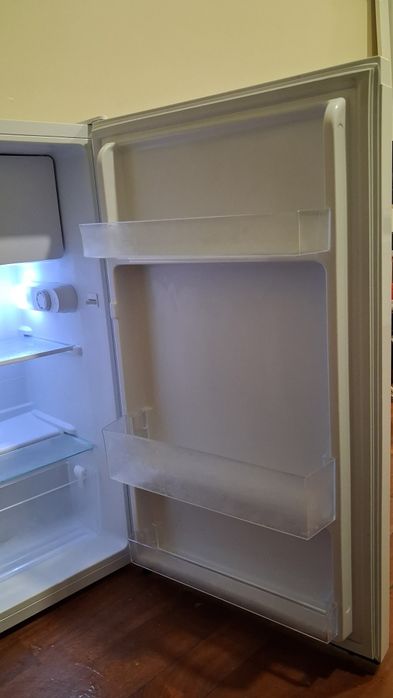 Frigobar EXCELENTE, como novo