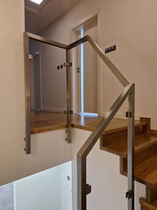 Balustrady Szklane z montażem,  samonośne i między słupkami