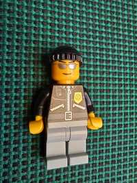 Фигурка лего полицейский Lego