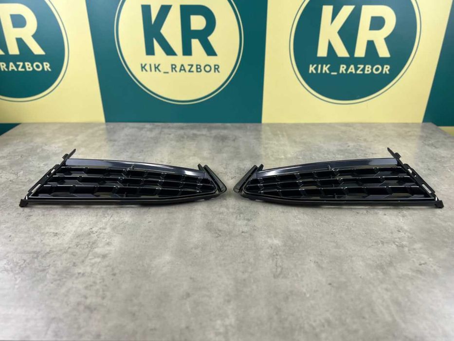 Решітка в бампер (закрита) - M Paket - BMW 7 ( G11 / G12 ) М - Пакет