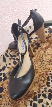Sapatos Femeninos Pretos 37