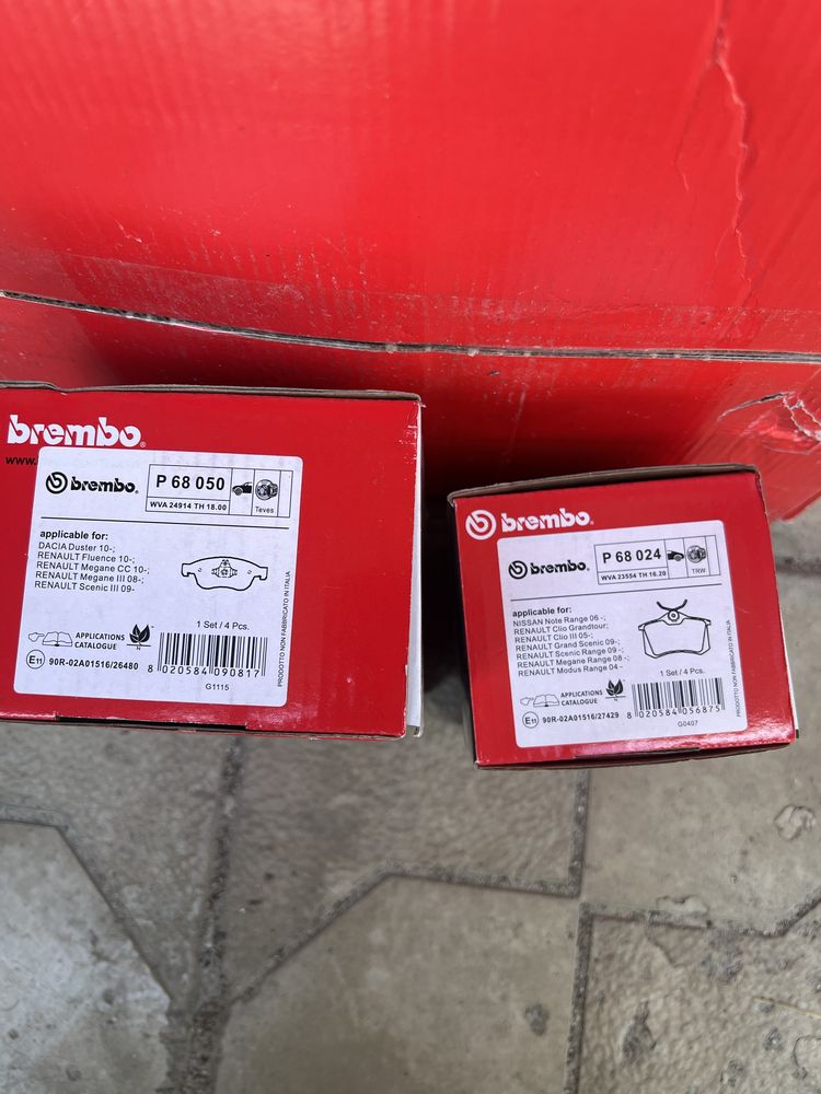 Комплект передніх і задніх тормозних дисків з колодками Brembo Меган 3