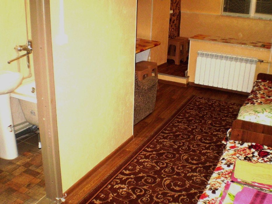 Небольшая студия, пр. Центральный 148 1эт/9эт, 2 кровати+2 кресла, док
