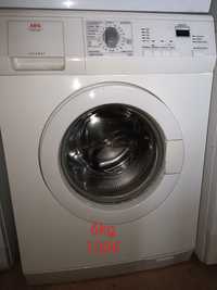 Várias Máquinas de lavar roupa