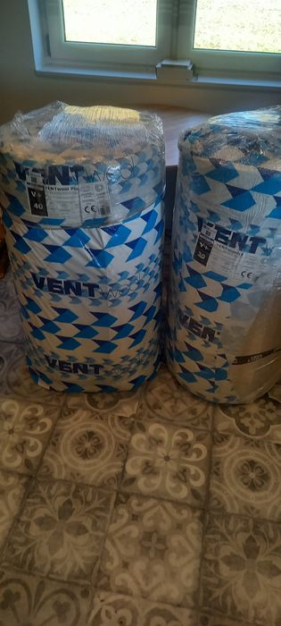 Wełna mineralna z folia i klejem