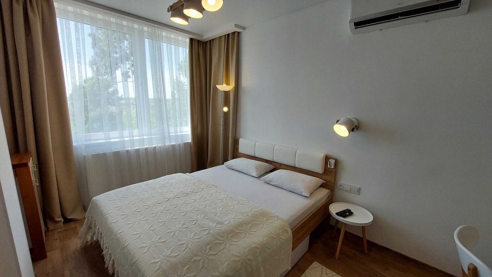 Нові апартаменти 2-к Центр Парковка Квартира подобово Family Estate