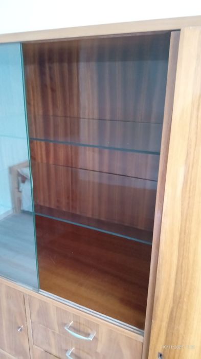Sprzedam Kredens PRL do lekkiej renowacji. Poznań.